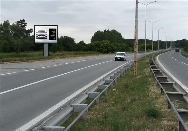 Tranzit, na ulazu u Pančevo iz Beograda, kod uklonjene NIS benzinske pumpe i mosta preko reke Tamiš na magistrali i obilaznici kojom se odvija transportni saobraćaj. 4 x 3 m